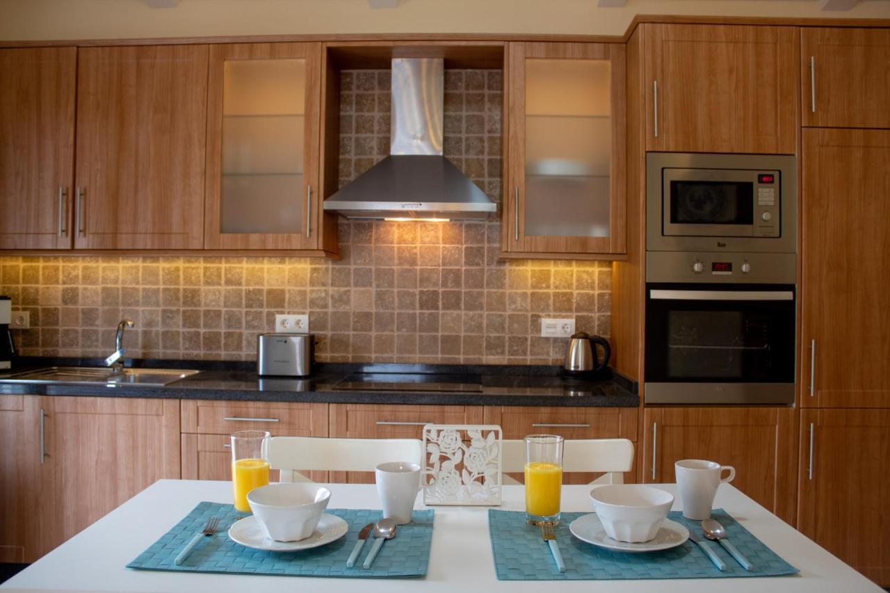 Quiet House In Village Center With Mountains Views Фригиляна Екстериор снимка
