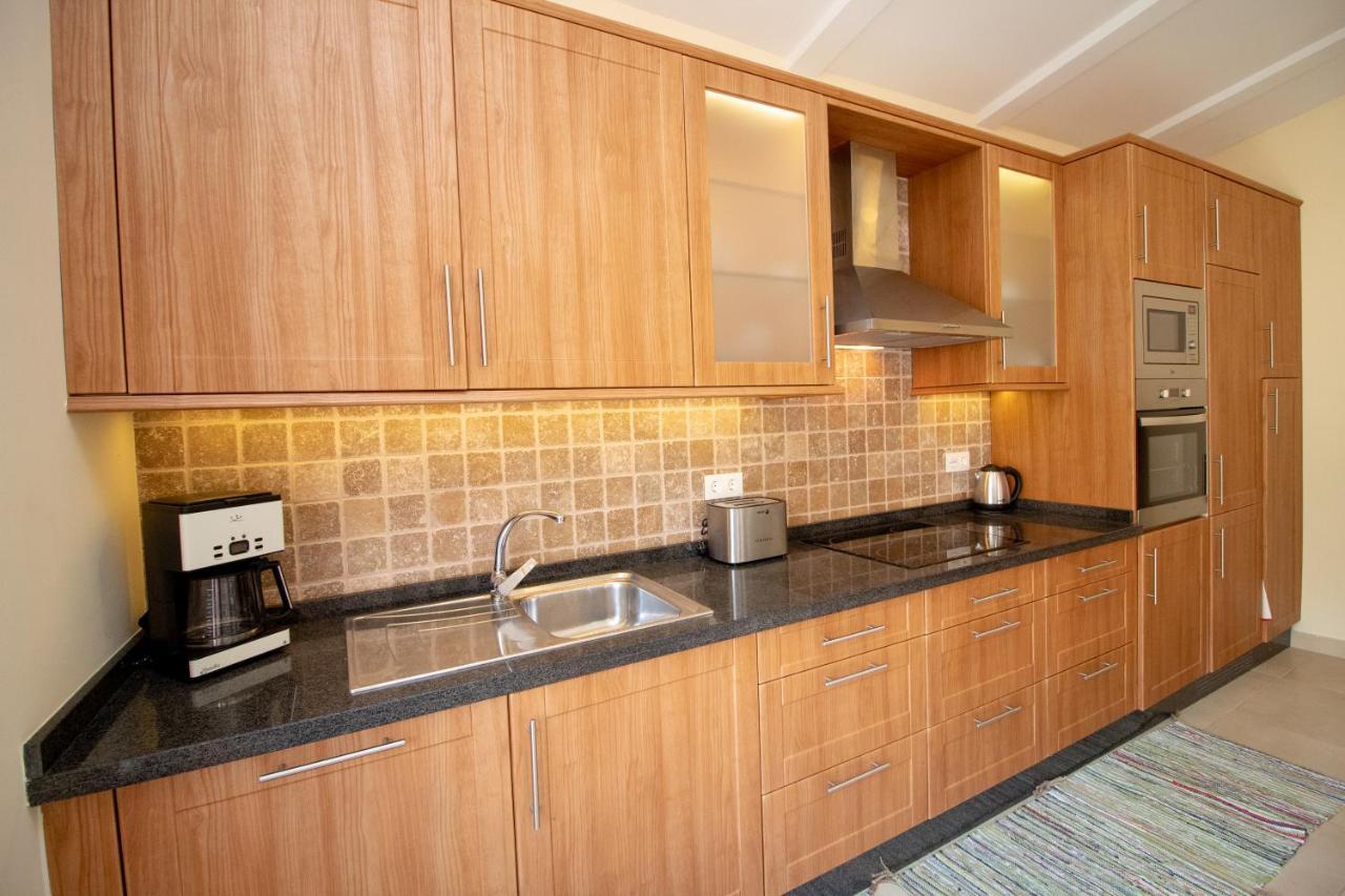 Quiet House In Village Center With Mountains Views Фригиляна Екстериор снимка